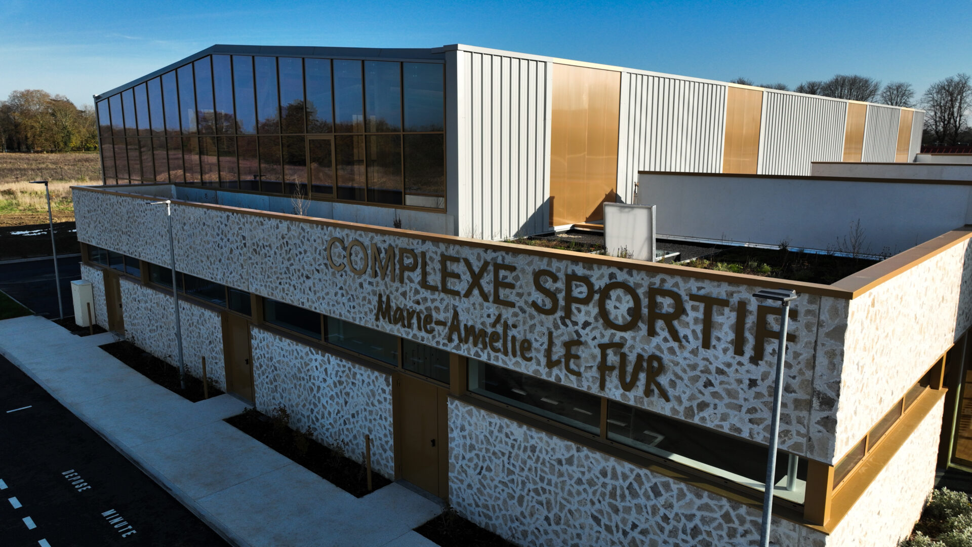 2023 Complexe Sportif Marie-Amélie Le Fur situé sur la commune de Coubert ©V.Bornet